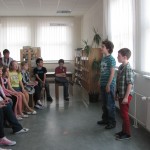 Recitátoři v knihovně