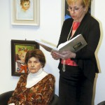 Milada Musilová v knihovně