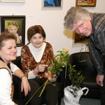 Milada Musilová v knihovně